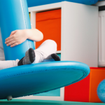 Niño en columpio de integración sensorial