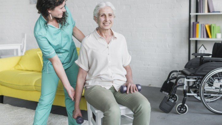 Sesión de terapia ocupacional en geritría